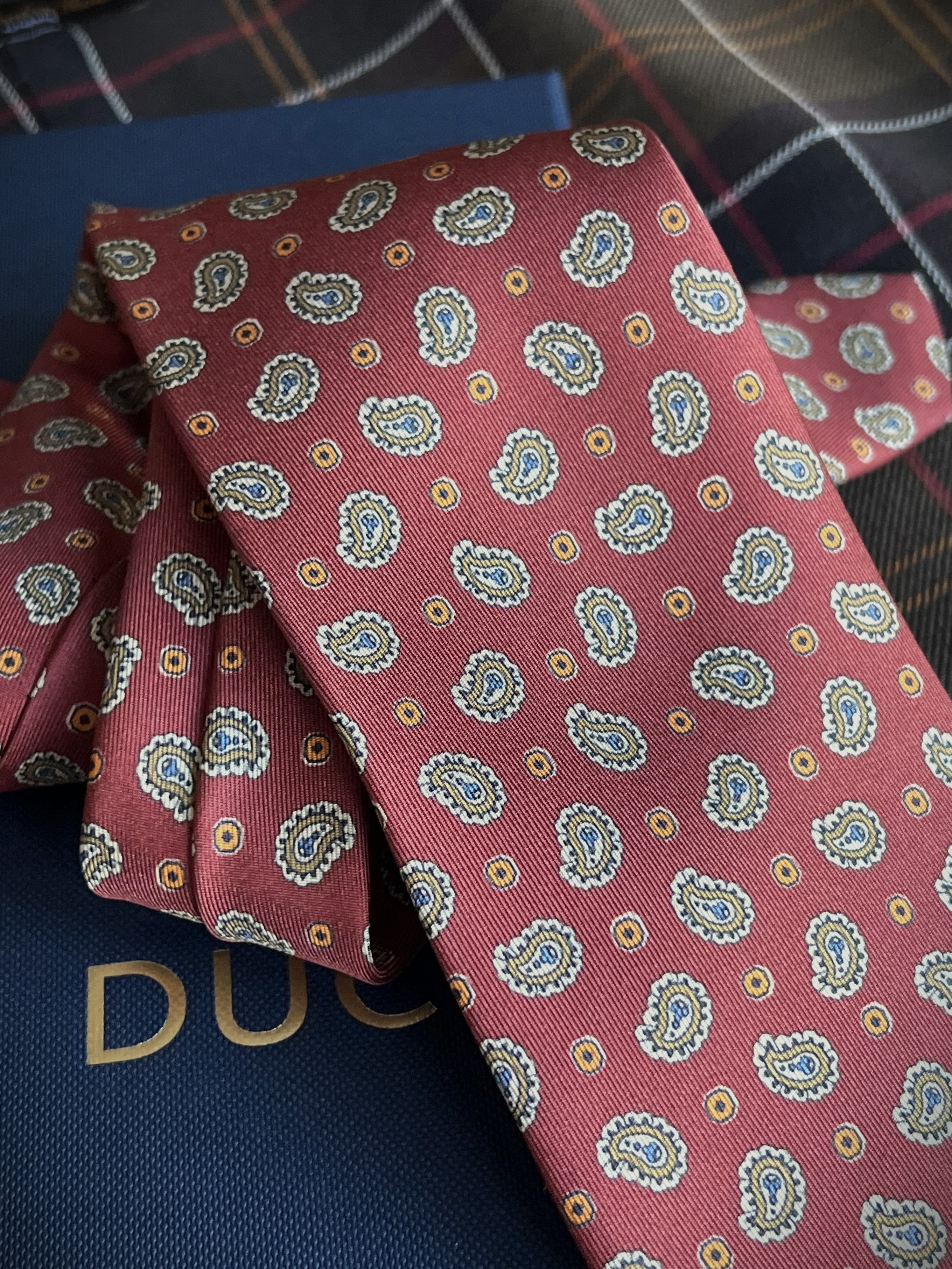 Corbata de seda Lezzeno Burdeos - Sólo 4 unidades